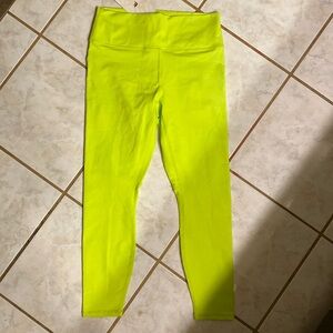 Fabletics neon yellow. Tags still attached. Size Large